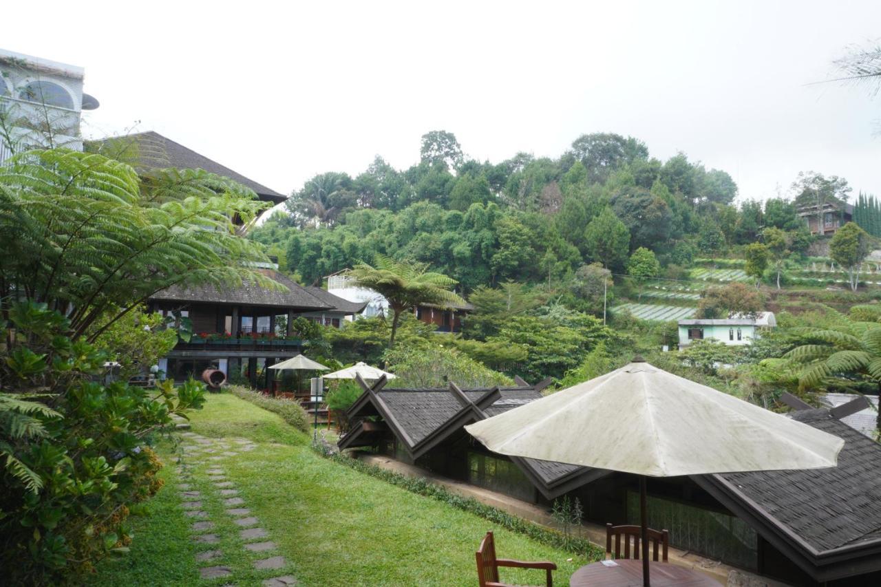 Rumah Stroberi Organic Farm & Family Lodge Lembang Luaran gambar