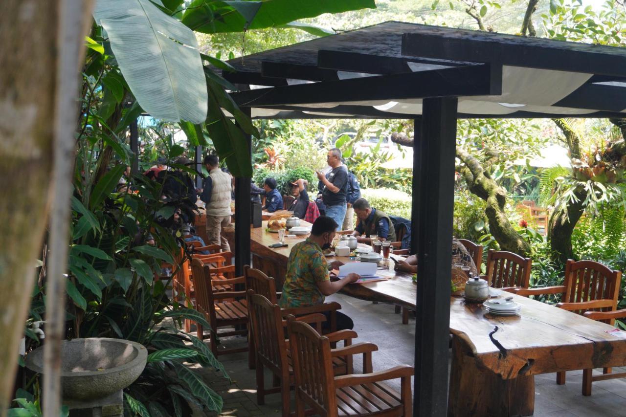 Rumah Stroberi Organic Farm & Family Lodge Lembang Luaran gambar