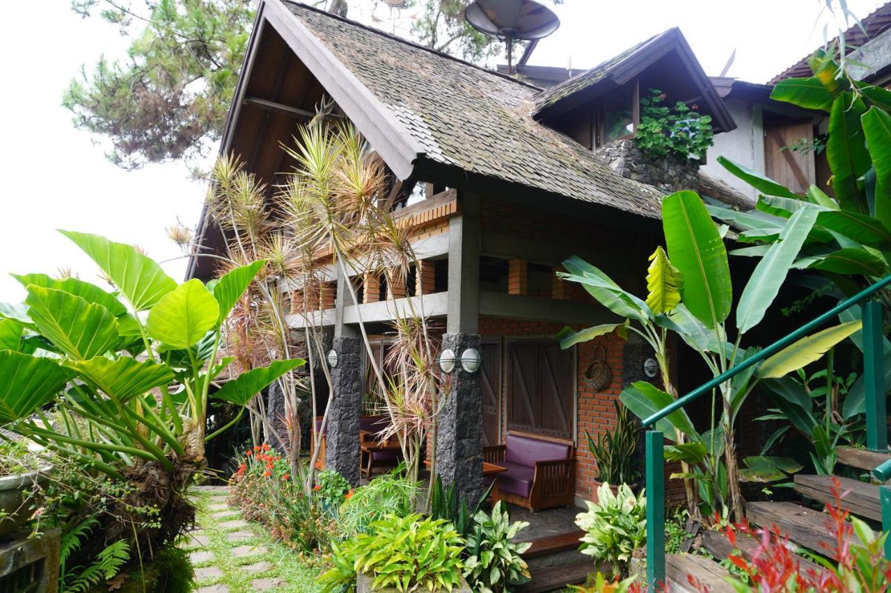 Rumah Stroberi Organic Farm & Family Lodge Lembang Luaran gambar