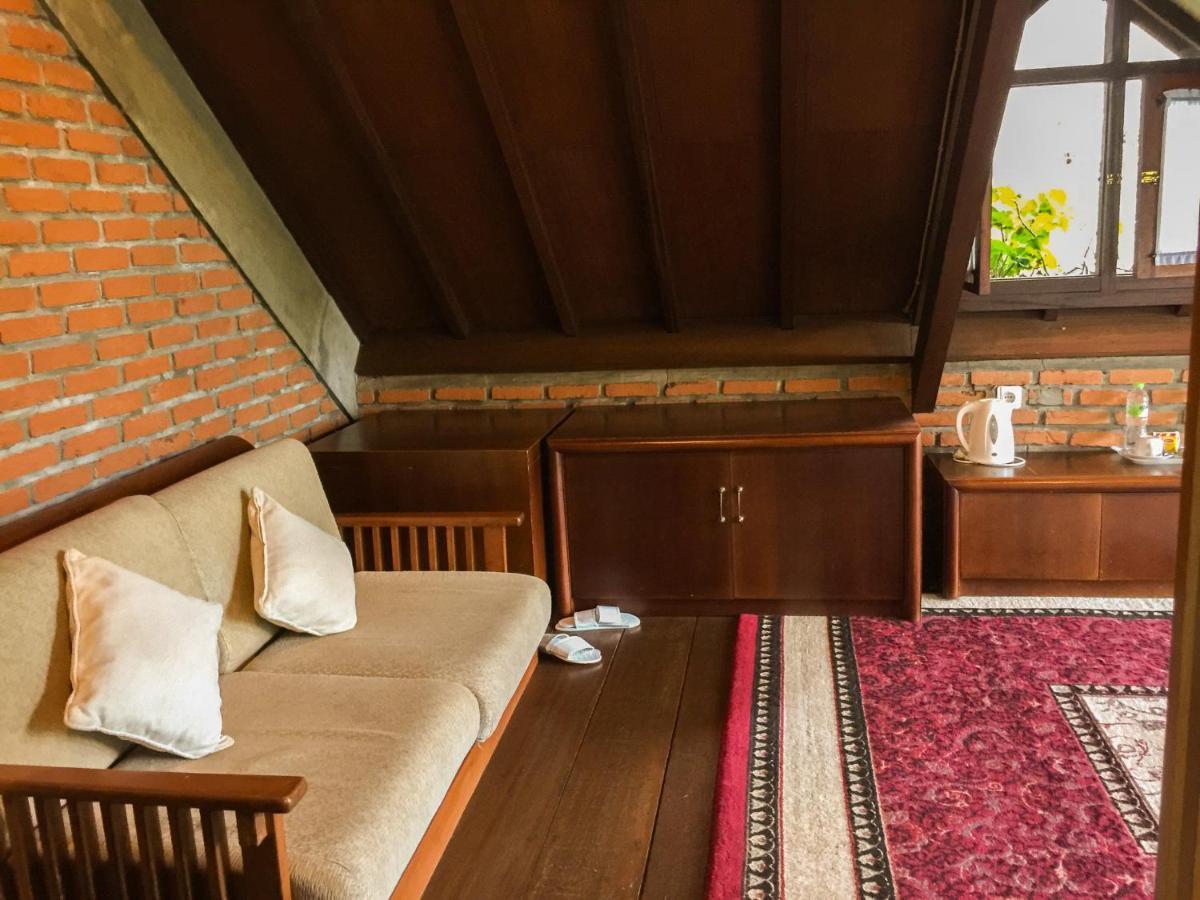 Rumah Stroberi Organic Farm & Family Lodge Lembang Luaran gambar