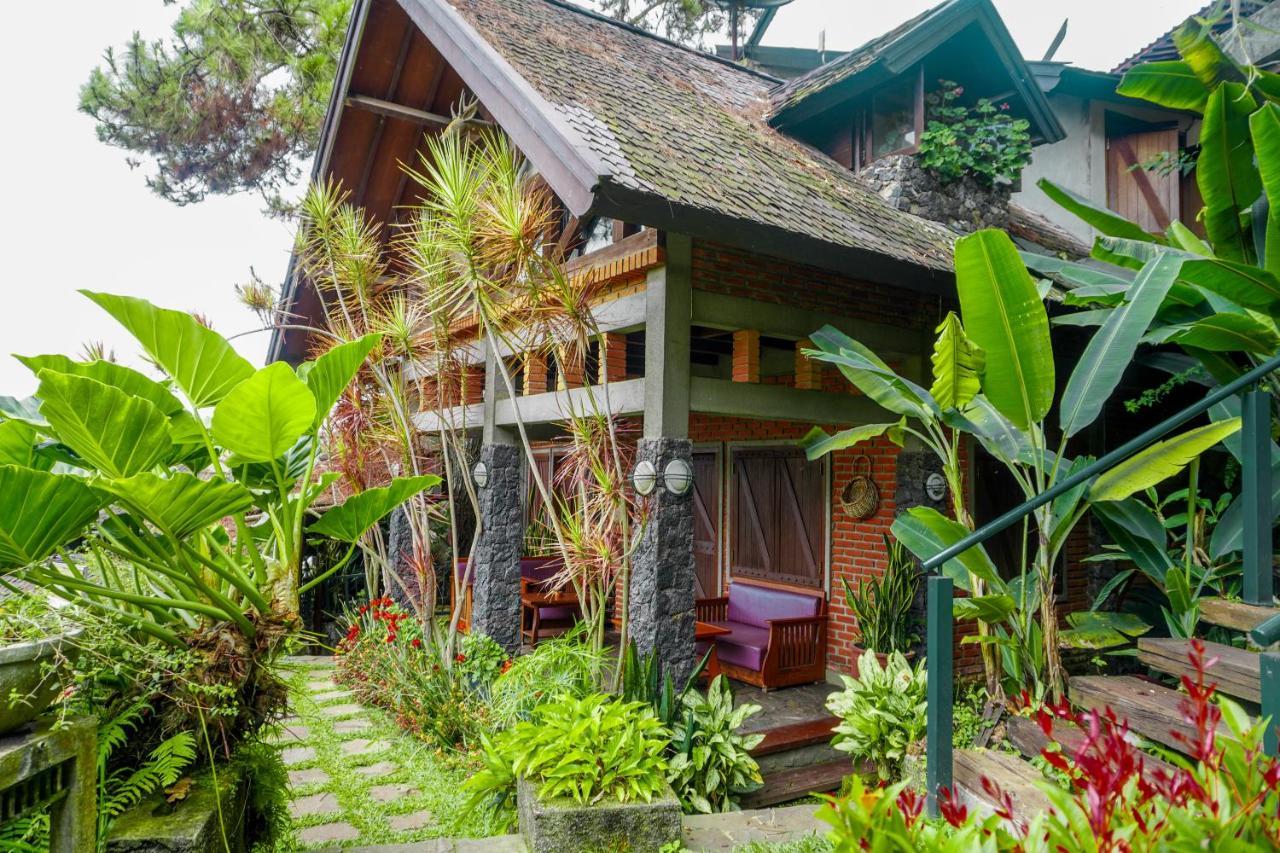 Rumah Stroberi Organic Farm & Family Lodge Lembang Luaran gambar